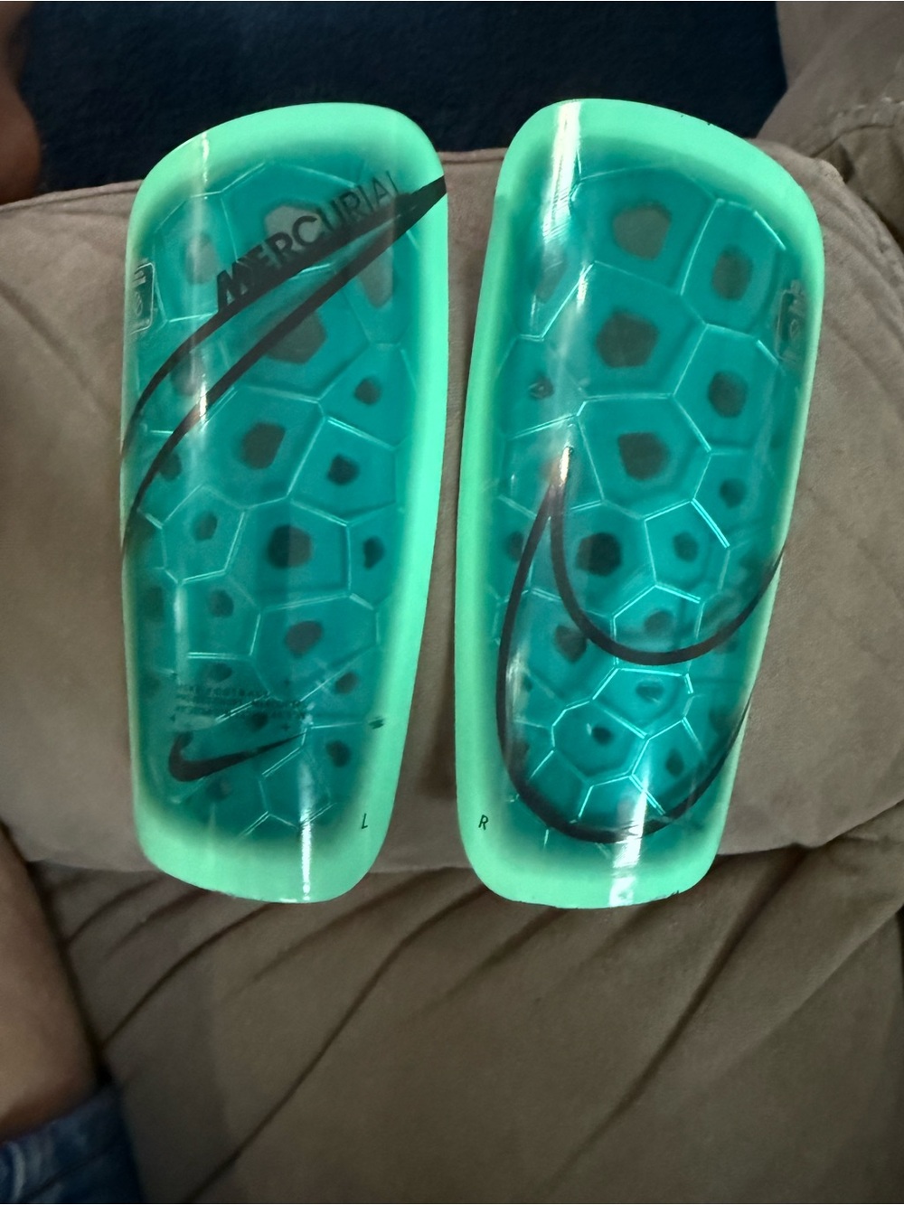 NIKE SHIN PADS MERCURIAL LITE IMPULSE - AQUAMARINE/GREEN GLOW/OFF NOIR M 53”-57”